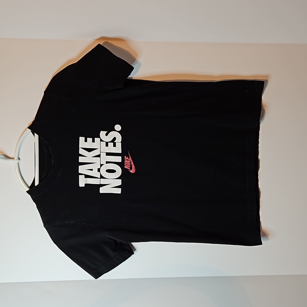 Boys large Nike black 100% cotton t-shirt